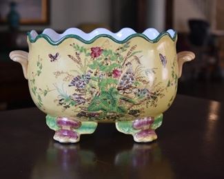 footed porcelain bowl 