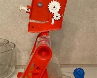 Vintage Wing Up Mr. Machine