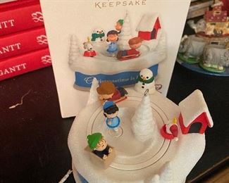 Hallmark Christmas Time is Here Peanuts Music Box