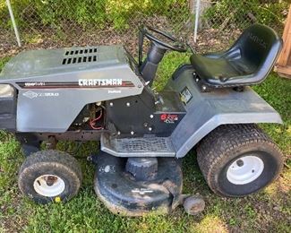 Craftsman Riding Lawnmower