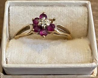 10K Gold Ring (Missing Stone)