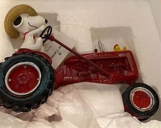 Peanuts Joe Farmer Snoopy and Woodstock Figure