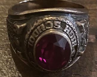 10K Gold High School Ring