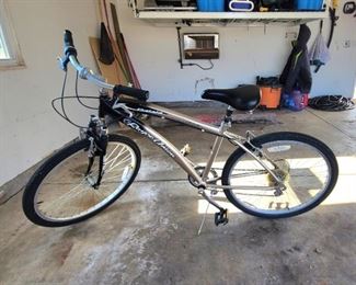 1 of 2 Calais Aluminum Frame Royce Union Bike