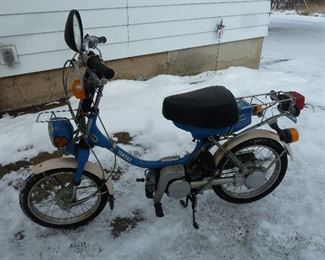 Yamaha JYA5U900 (QT50) Scooter