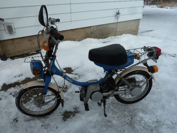 Yamaha JYA5U900 (QT50) Scooter