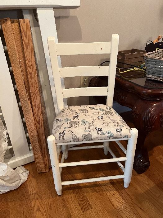 Cute ladderback chair