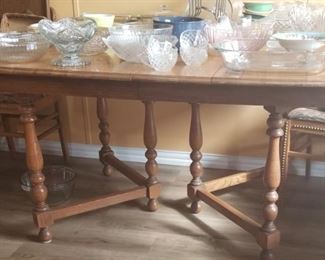 A very nice dining table