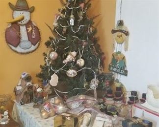 Don't miss tge Christmas room