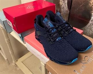 New men’s shoes size 9.5 many different pairs