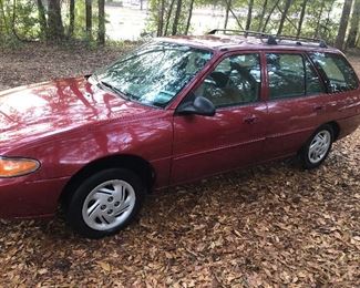 1998 Ford Escort Wagon SE
104,800 miles
Stick shift
Runs good