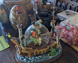 Peter pan you can fly snow globe