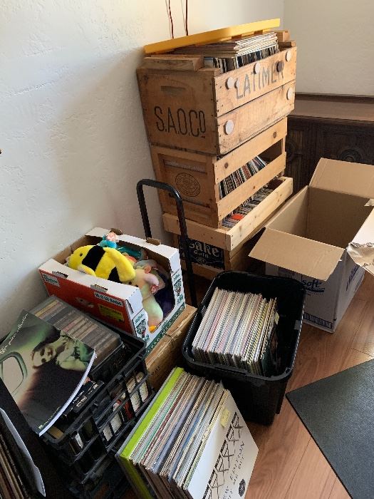 Over 2000 LPs and rare 45’s, priced below average Discogs and conservatively graded. Plus, 15% vinyl on Friday only!