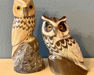 Item 166:  (2) Water Buffalo Horn Carved Owls:  $28 for pair                                                                                                             Tallest - 3.75"