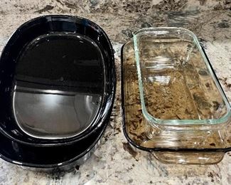 Item 184:  Lot of baking pans with 2 black oval pans:  $22