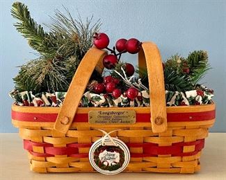 Item 211:  Longaberger Christmas Collection 1996 Edition Basket:  $20