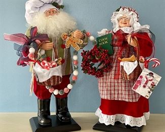 Item 214:  Santa & Mrs. Claus - 16":  $38