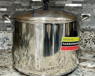 Item 257:  Farberware 16qt. Pot: $34