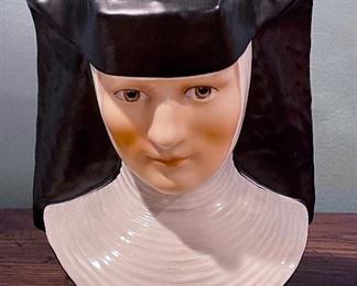 Item 359:  "Sister Berta" Hummel Figurine: $18