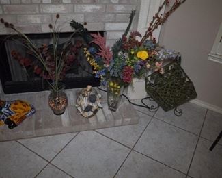 Lot of floral arrangements