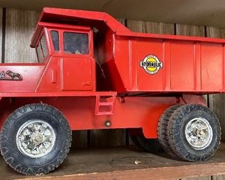 Mack Pressed Steel Hydraulic Dump Truck