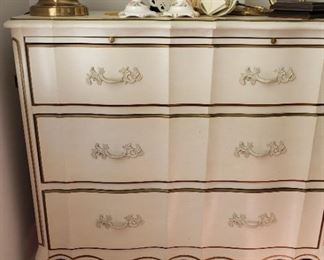 French Provincial chest with pullout drawers (2)