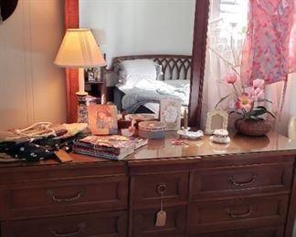 dresser with mirror