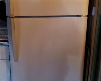 garage KENMORE refrig/freezer