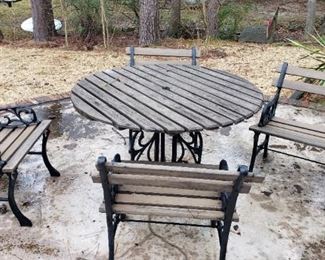 Iron/wood patio set