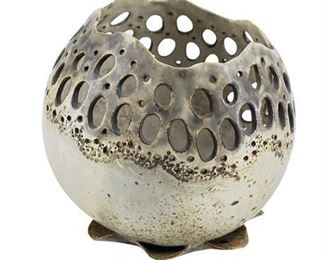 Lot 016
Studio Pottery Earthenware Shino Vase