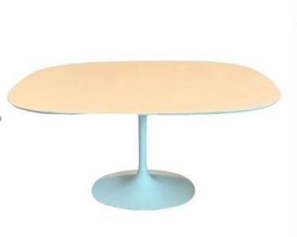 Lot 026a
Vintage Knoll Eero Saarinen Oval Table