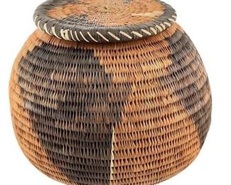 Lot 090
Botswana Hand Woven Lidded Basket