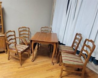 Drop Leaf Table and 5 Chairs - 67" extended x 44 x 30 - Protective Table Pads