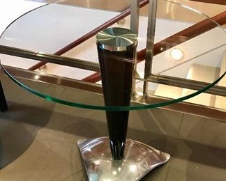 Post Modern side table
Glass, wood & metal
1 of pair