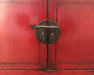 Detail
Antique Chinese Wang chest
Late 1800’s