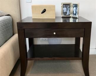 Knowlton Brothers
Night stand with drawer & shelf