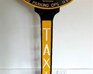 Vintage cab stand
