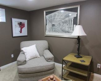 Bernhardt Chair (again it's almost new)