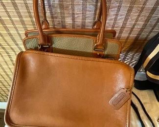coach clutch  great condition 