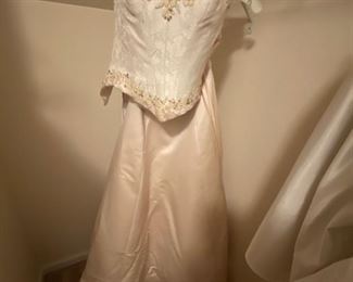 David's Bridal Ivory Wedding gown