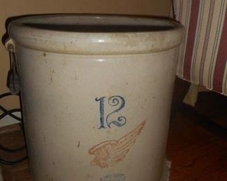 LARGE VINTAGE REDWING CROCK