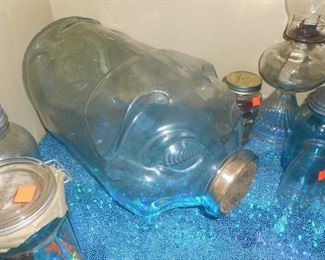 LARGE GLASS PIG