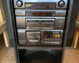 AWESOME PIONEER XR2000 25 DISC CHANGER AM/FM CASSETTE SYSTEM WITH TOWER SPEAKERS AND REMOTE AND SOUNDS INCREDIBLE.