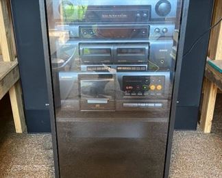 AWESOME PIONEER XR2000 25 DISC CHANGER AM/FM CASSETTE SYSTEM WITH TOWER SPEAKERS AND REMOTE AND SOUNDS INCREDIBLE.