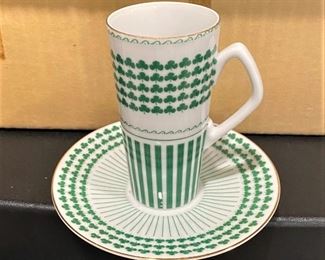 VINTAGE MADE IN JAPAN FOR NIEMAN MARCUS SHAMROCK COMPLETE SET OF 6 ESPRESSO CUPS/MUGS 4" AND SAUCERS IN ORIGINAL BOX.