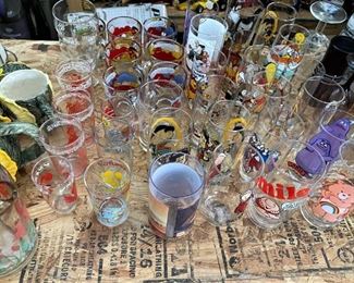MANY COLLECTIBLE GLASSES
