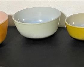 FABULOUS SET OF FIRE KING BLACK OMBRE NESTING BOWLS.