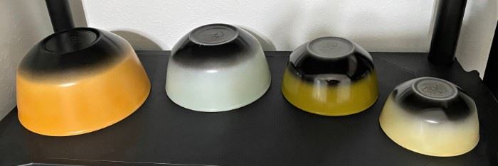 FABULOUS SET OF FIRE KING BLACK OMBRE NESTING BOWLS.