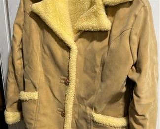 AWESOME VINTAGE LEATHER MARLBORO JACKET.