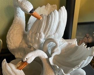Painted Swan Figurine Set